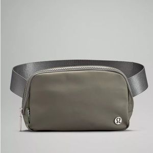 NWT Lululemon Everywhere Belt Bag Grey Sage